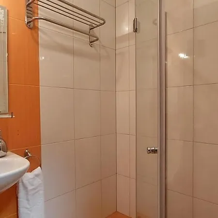 студио ервина * 拉夫达